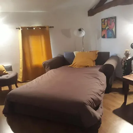 Holiday home Avec Cheminee Et Exterieur La Neuville-aux-Bois